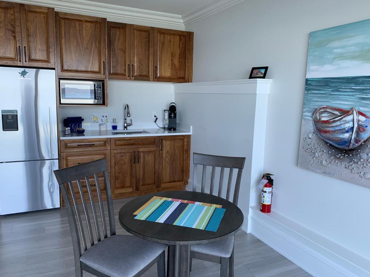 Ocean Front Private Suite Victoria Exterior foto